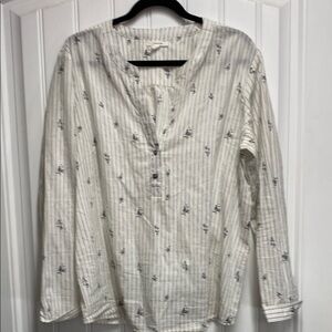 White Casual Button Down Shirt with Vertical Stripes and Relaxed Fit
